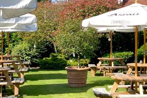 Mulberry Tree Hotel Bar Restaurant - Alfresco dining outside image